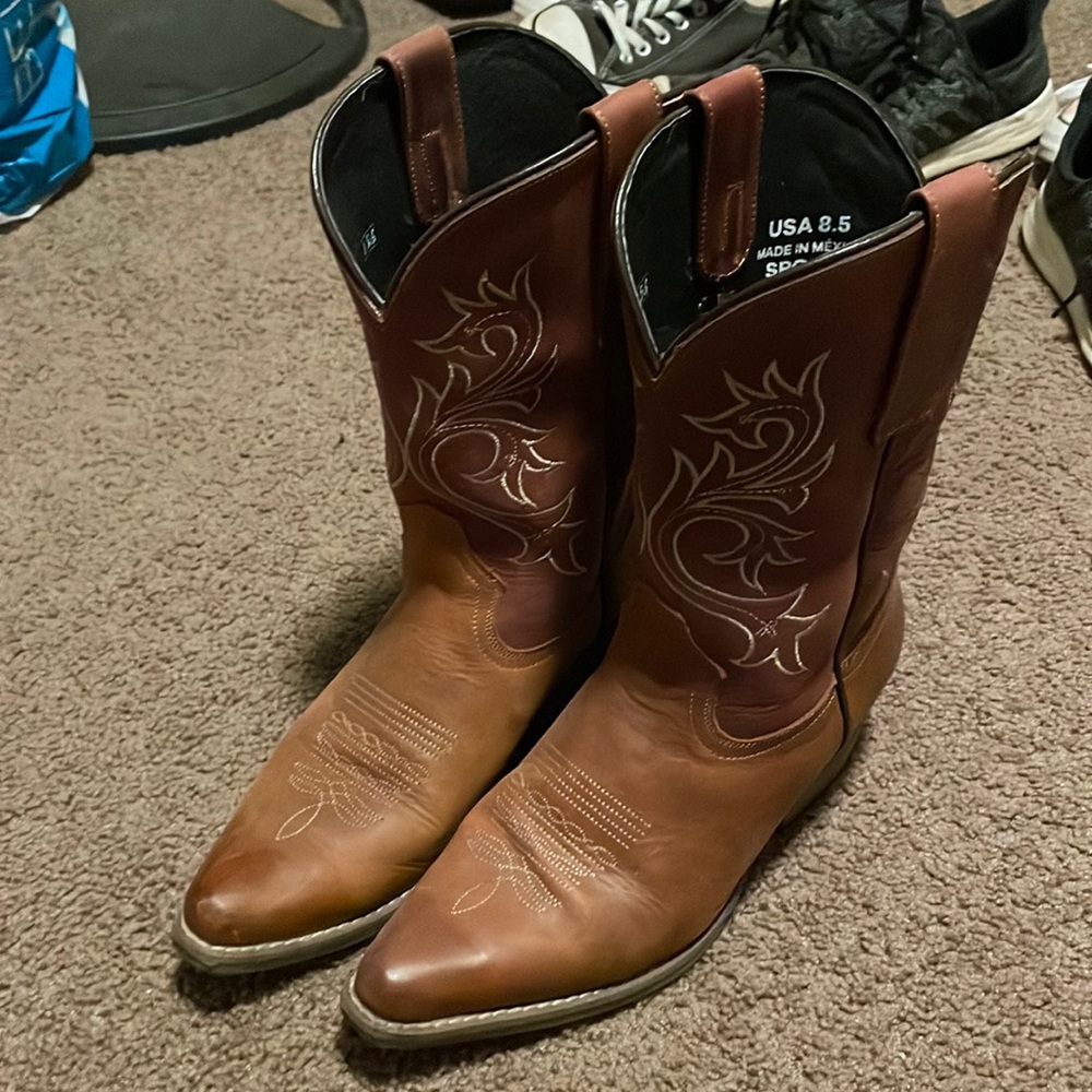 Women’s cowboy boots